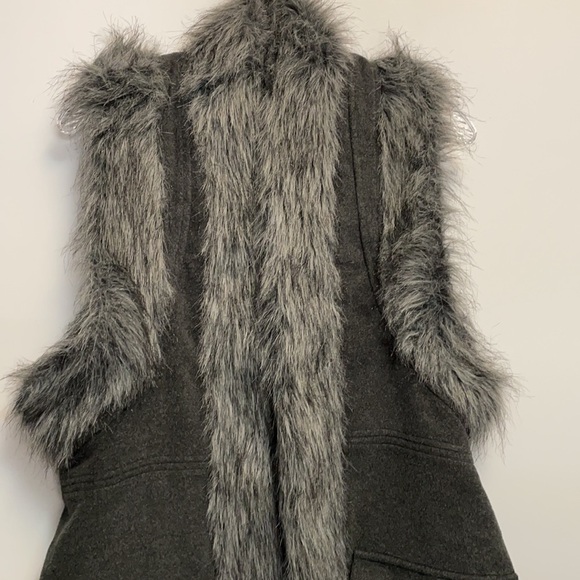 One Teaspoon Gray Vest With Fur Trim beautiful - Picture 1 of 8